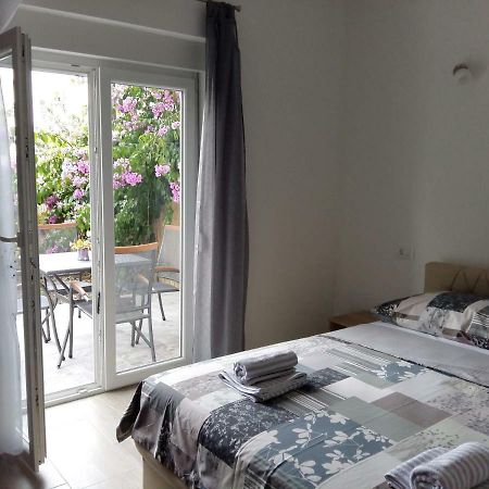 Ferienhaus Paula Apartment Podstrana Ngoại thất bức ảnh