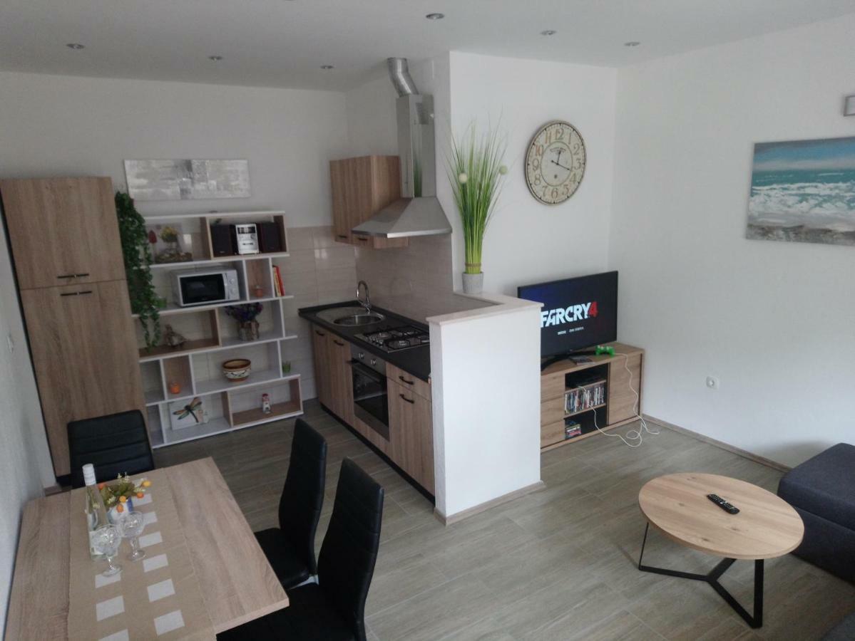 Ferienhaus Paula Apartment Podstrana Ngoại thất bức ảnh