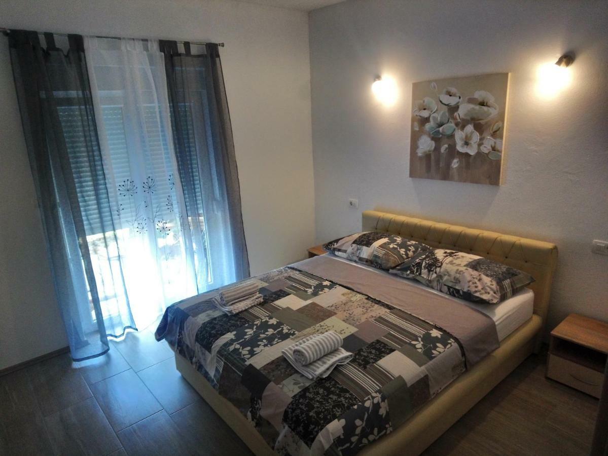 Ferienhaus Paula Apartment Podstrana Ngoại thất bức ảnh