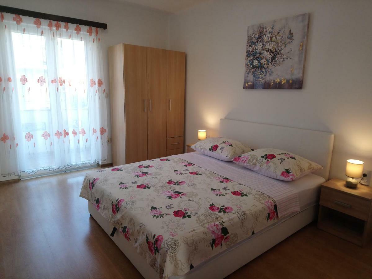 Ferienhaus Paula Apartment Podstrana Ngoại thất bức ảnh