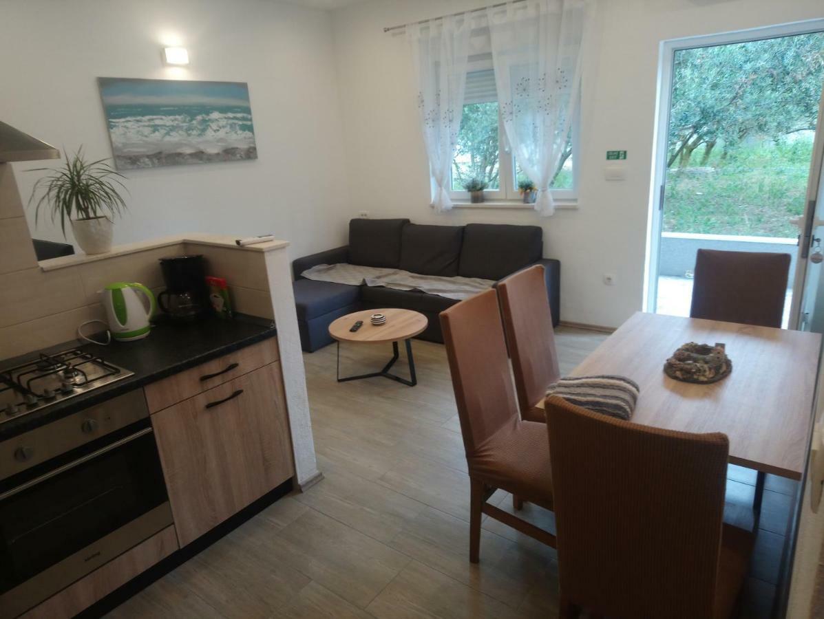 Ferienhaus Paula Apartment Podstrana Ngoại thất bức ảnh