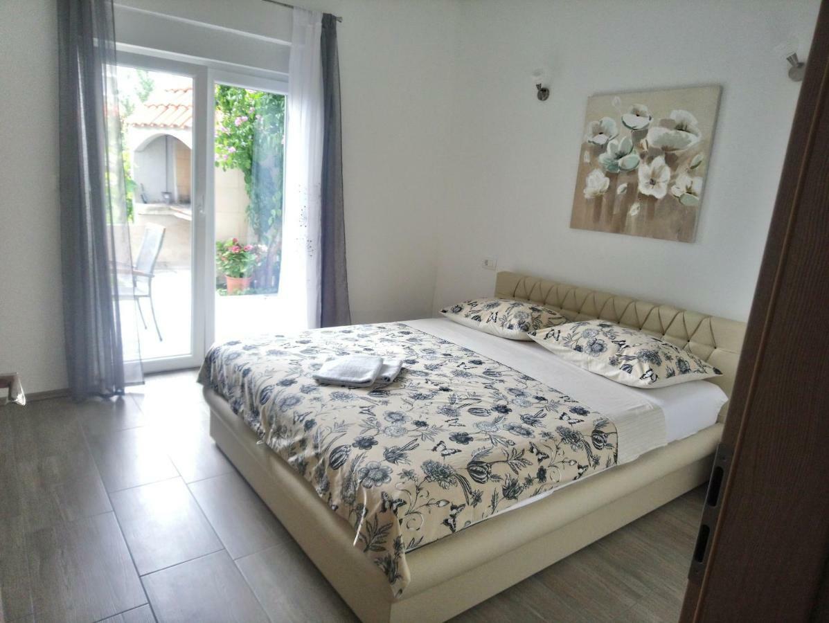Ferienhaus Paula Apartment Podstrana Ngoại thất bức ảnh